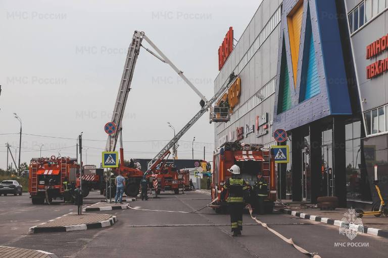 В Твери тушили «пожар» в торговом комлексе