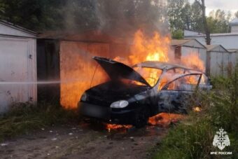В Твери мужчина сжег машину при проведении сварочных работ