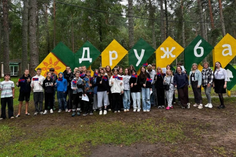 В загородных лагерях Тверской области подросткам помогают определиться с будущей профессией