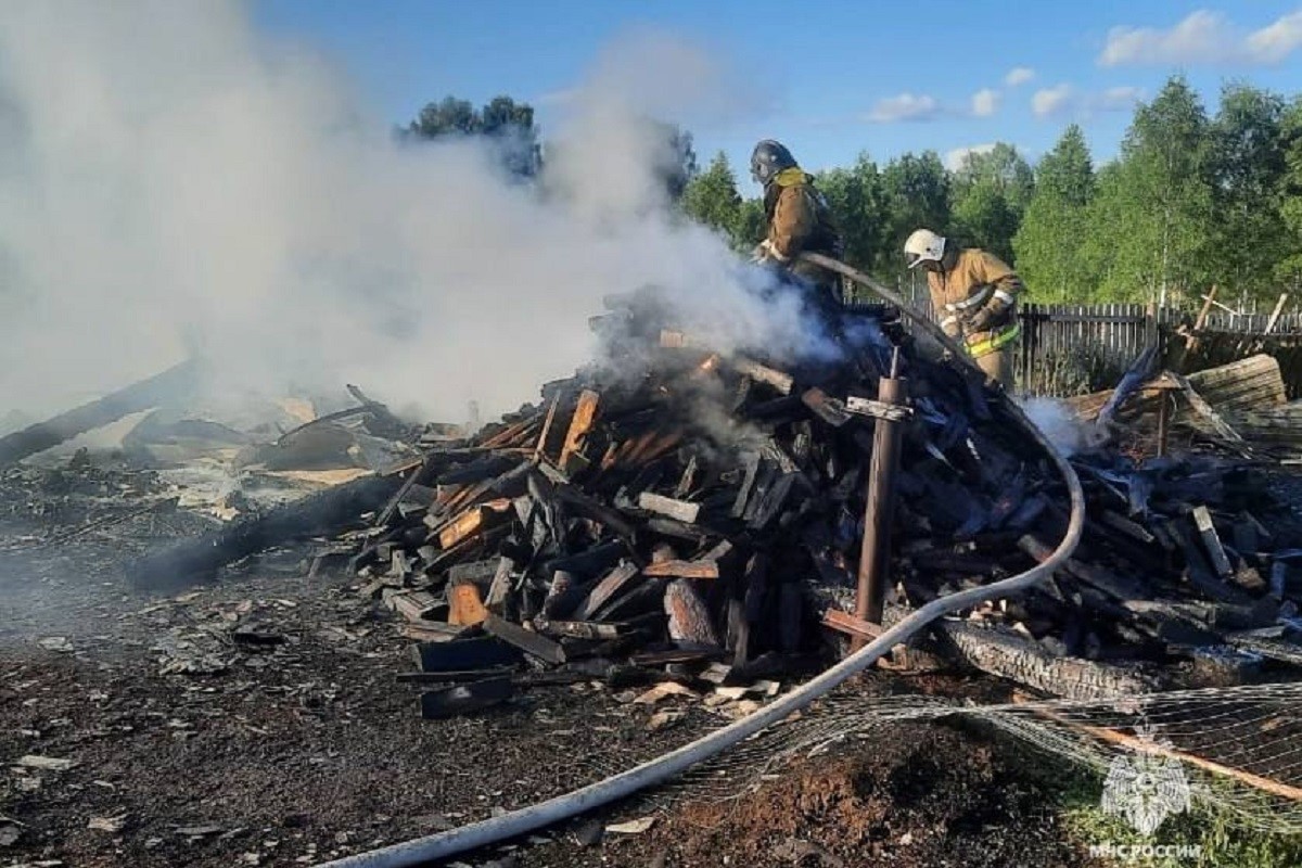 Огнем уничтожен гараж в Тверской области