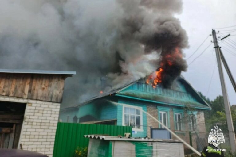 Жилой дом горел в Тверской области