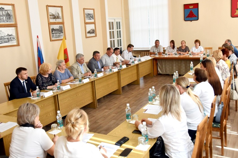 Депутаты Заксобрания Тверской области провели «Парламентский день» в Краснохолмском округе