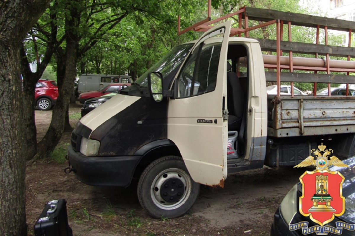 Серийного автомобильного вора задержали в Твери