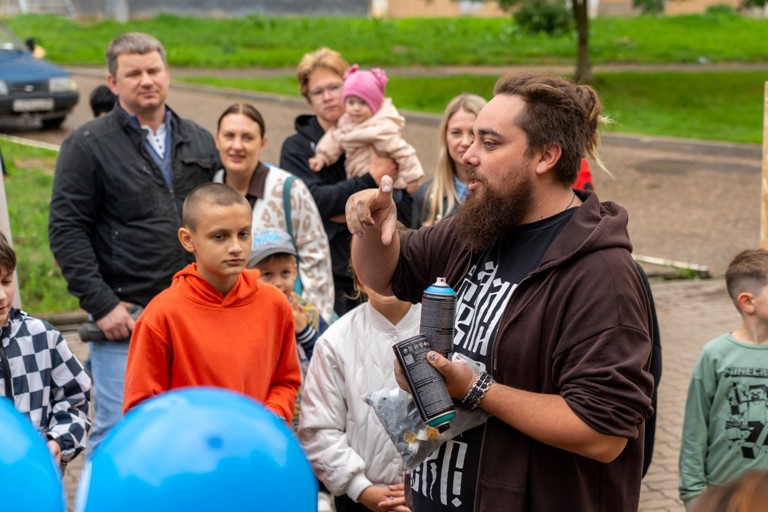 В городе-спутнике Калининской АЭС Удомле состоялось открытие «атомного» мурала