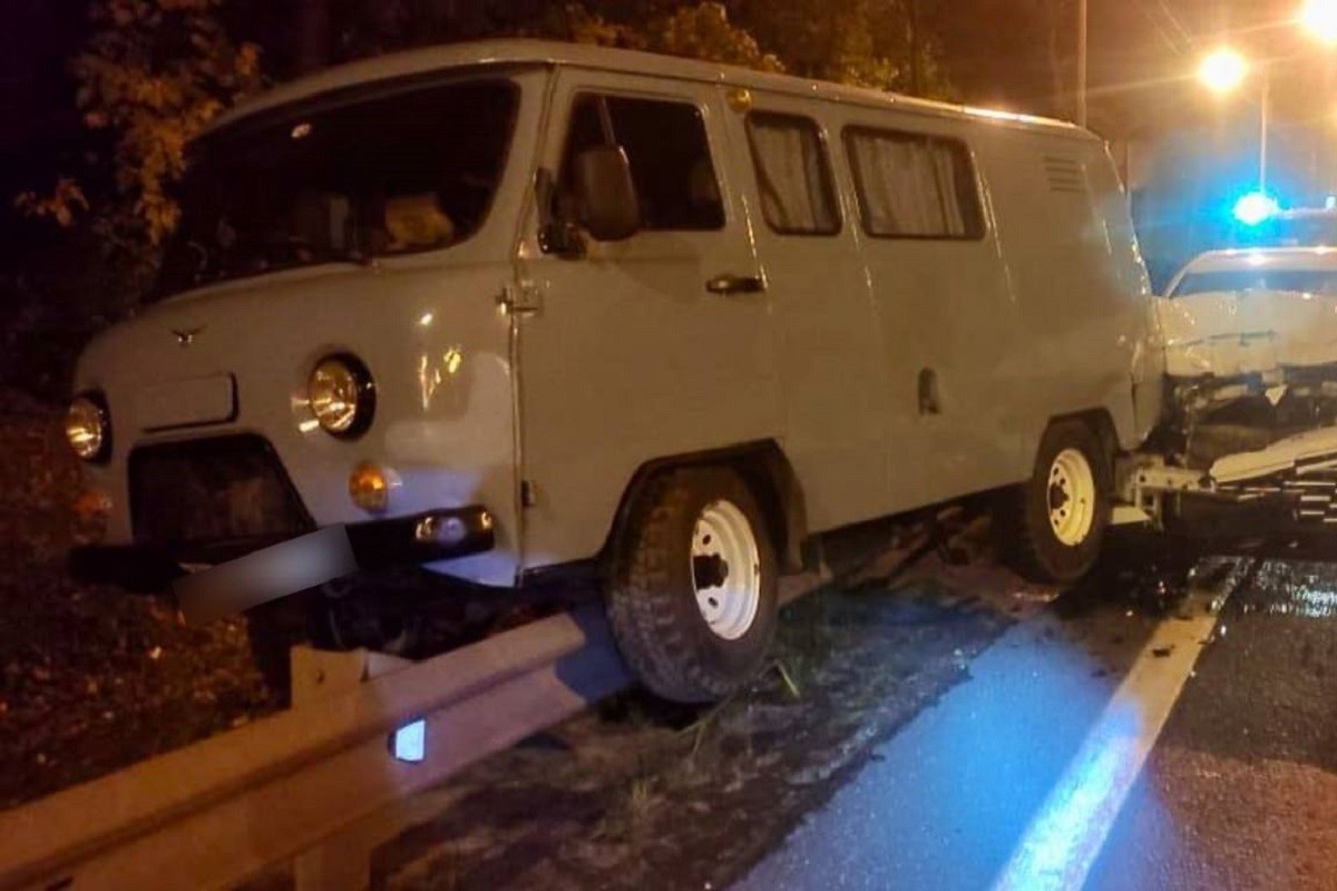 Легковушки столкнулись на М-10 в Тверской области