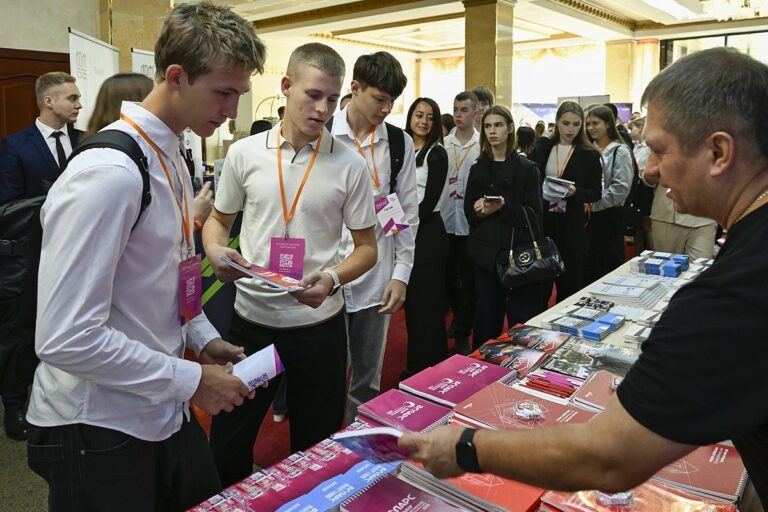 В Твери проходит молодёжный форум «Молодой специалист - строитель будущего!»