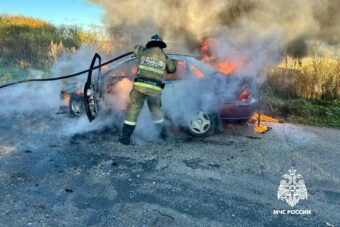 Автомобиль загорелся на ходу в Тверской области