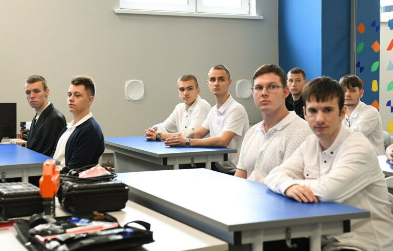 Игорь Руденя ознакомился с учебным процессом в Тверском политехническом колледже