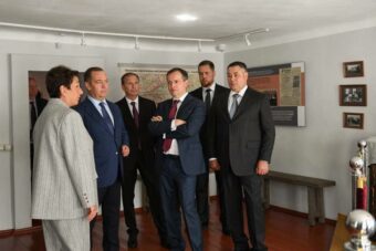 Дмитрий Медведев, Игорь Руденя и Владимир Мединский посетили «Ставку Сталина» и музей-выставку артефактов в Тверской области