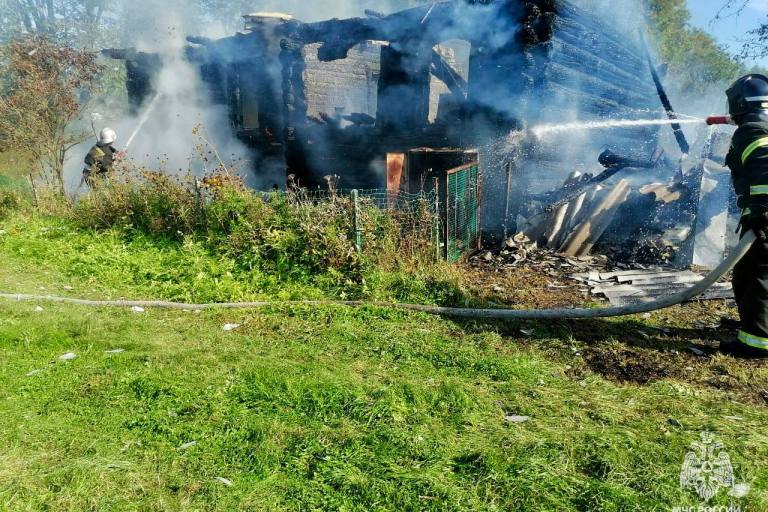 В Тверской области дотла сгорел жилой дом