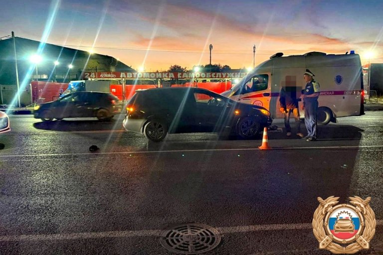 Перебегавшего через дорогу пешехода сбили в Твери