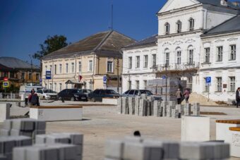 Губернатор Игорь Руденя ознакомился с ходом благоустройства исторической площади в Торжке