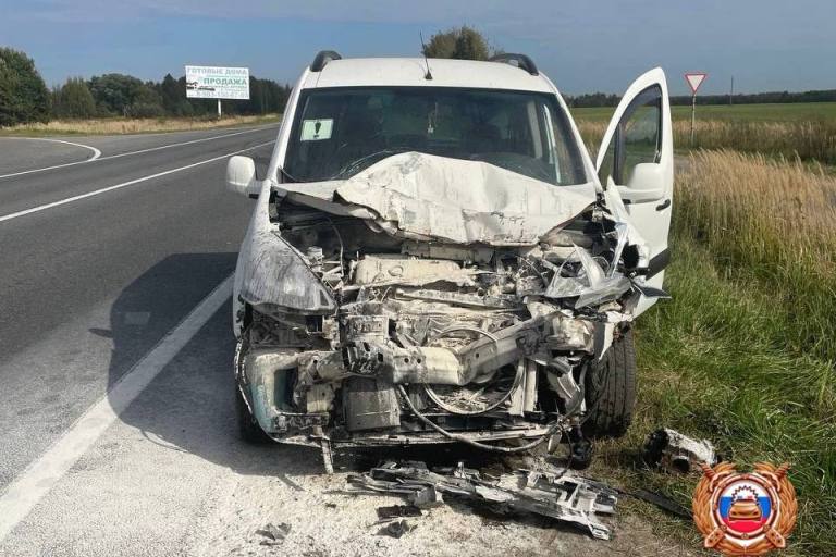 Задний вариант: три человека пострадали в ДТП в Тверской области