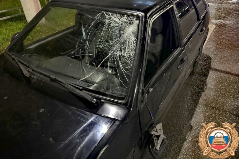 Парень и девушка на самокате попали под колеса ВАЗа в Твери