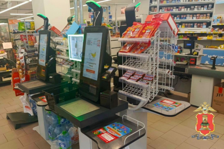 Девушка совершила серию хитроумных магазинных краж в Тверской области