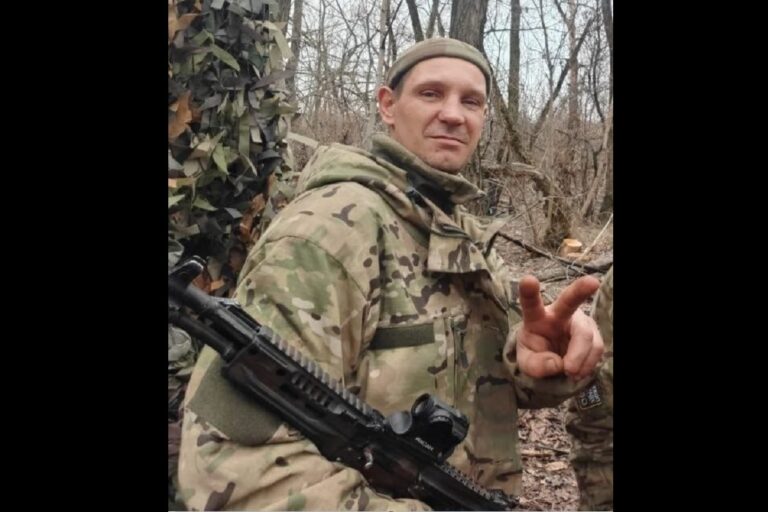 В Тверской области под звуки траурного залпа предадут земле погибшего в зоне СВО земляка