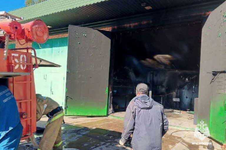 Гараж горел в Тверской области