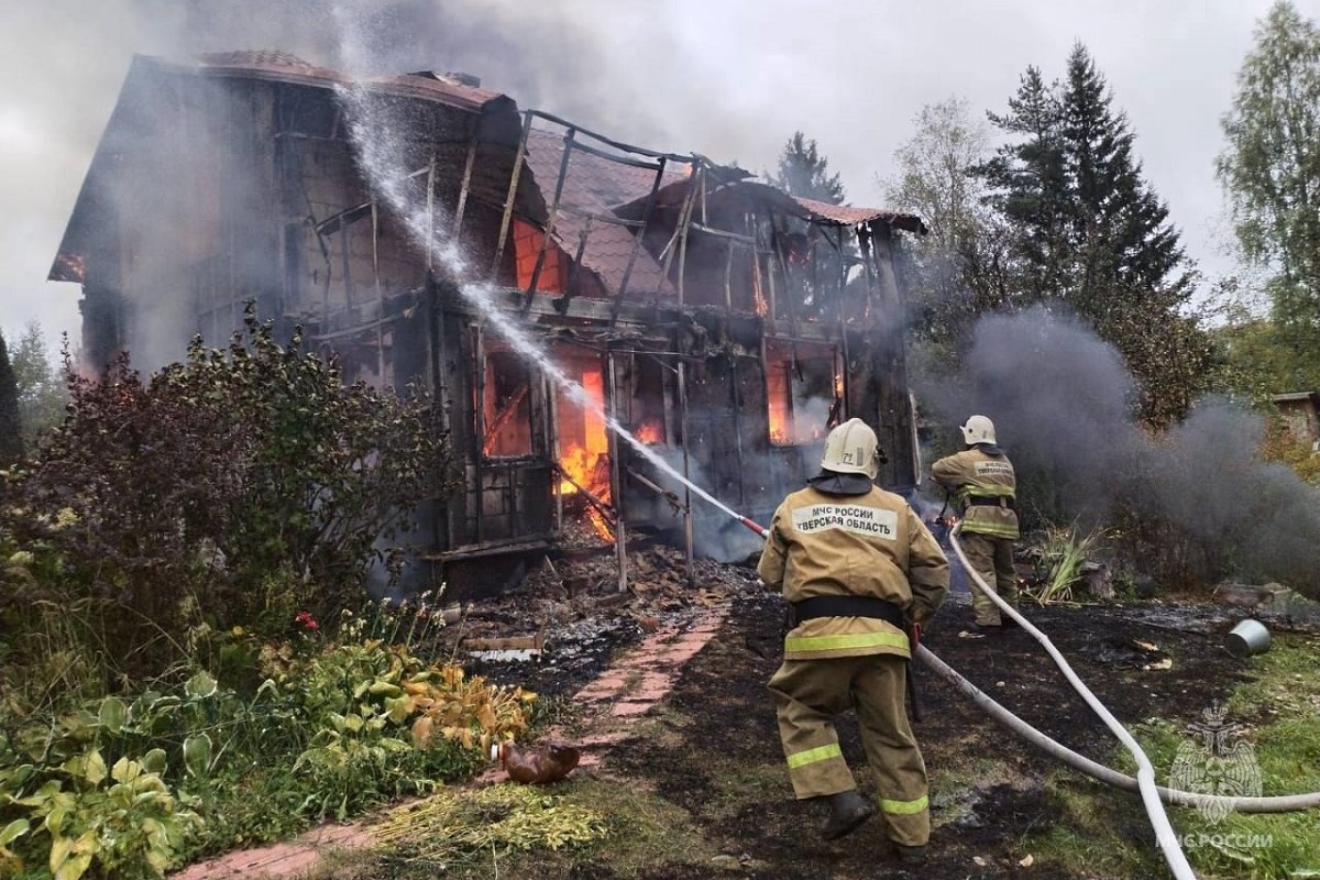 Жилой дом сгорел в Тверской области