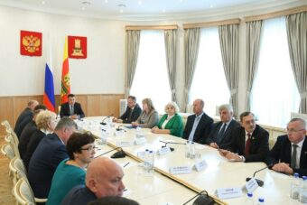 Игорь Руденя провел встречу с главами муниципалитетов, где прошли выборы депутатов