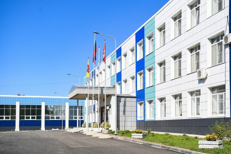 Игорь Руденя проинспектировал отремонтированные учреждения образования Торжка