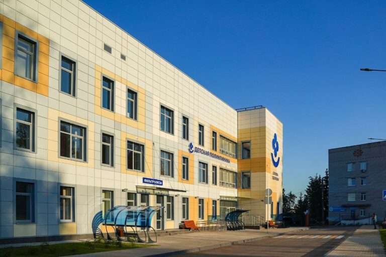 Игорь Руденя осмотрел новую поликлинику в Торжке