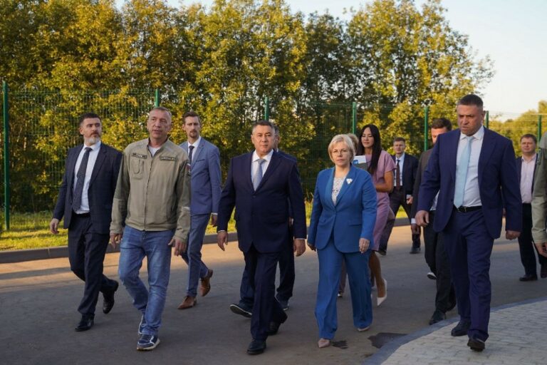 Игорь Руденя осмотрел новую поликлинику в Торжке