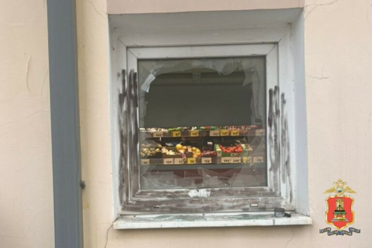 Житель Тверской области проник в магазин, чтобы украсть торт и алкоголь