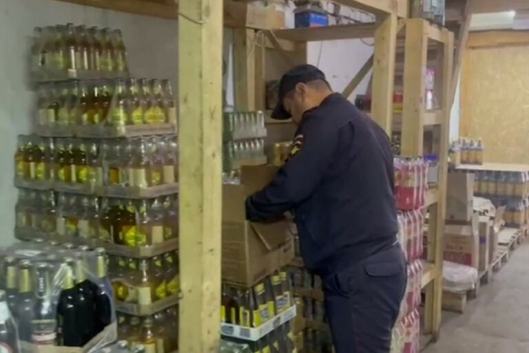 Со склада в Твери изъято порядка 22 тонн сомнительного алкоголя