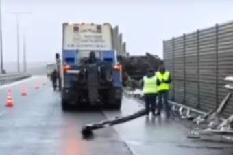 Грузовик врезался в ограждение на М-11 под Тверью, водитель погиб