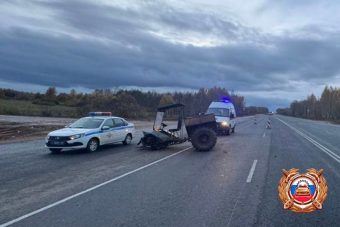 На трассе М-9 в Тверской области столкнулись «самопал» и тягач