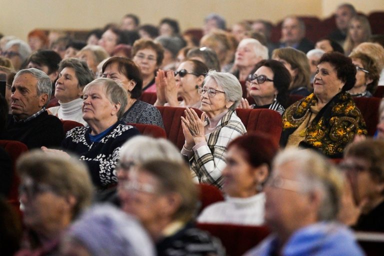 В Твери прошло торжественное мероприятие в честь Дня пожилого человека