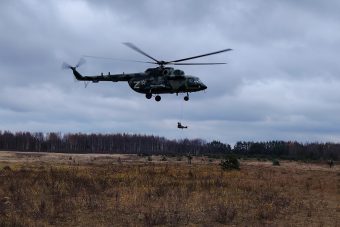 В Тверской области с вертолета высадился десант спецслужб