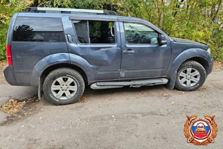 Парень на мопеде врезался во внедорожник в Тверской области