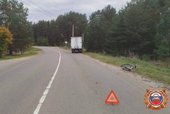 Фургон сбил велосипедиста в Тверской области