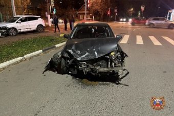 В Твери сбили подростка, стоявшего на тротуаре