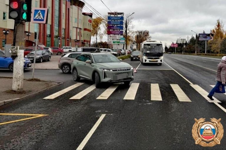 Девушку сбили на переходе на Октябрьском проспекте в Твери Девушку сбили на переходе на Октябрьском проспекте в Твери