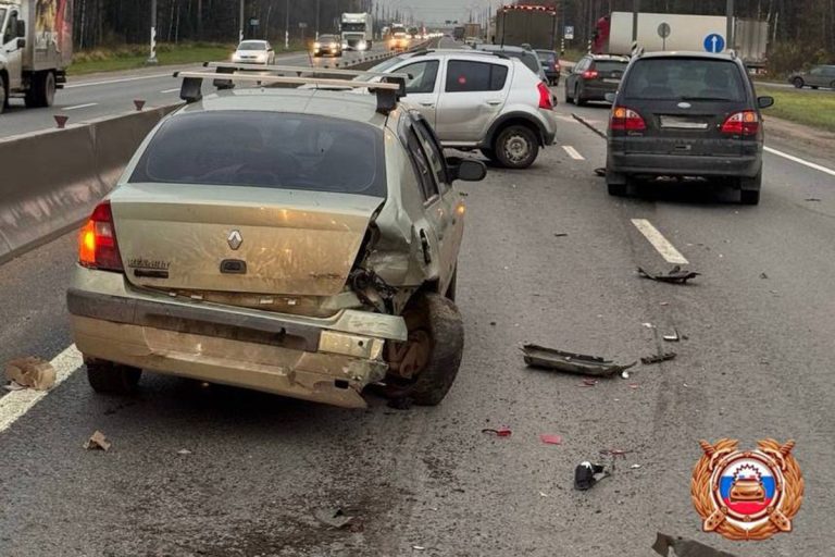 Массовое ДТП произошло на М-10 под Тверью Массовое ДТП произошло на М-10 под Тверью