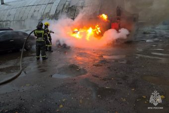 Автомобиль сгорел в Пролетарском районе Твери