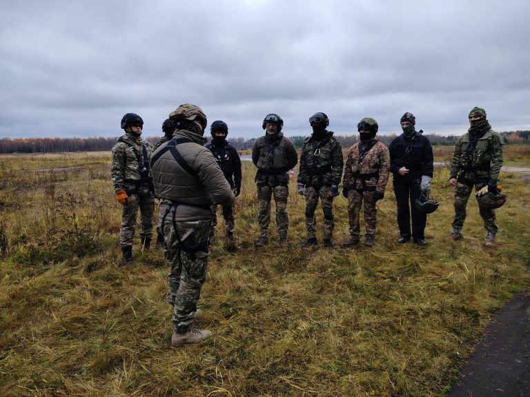 В Тверской области с вертолета высадился десант спецслужб