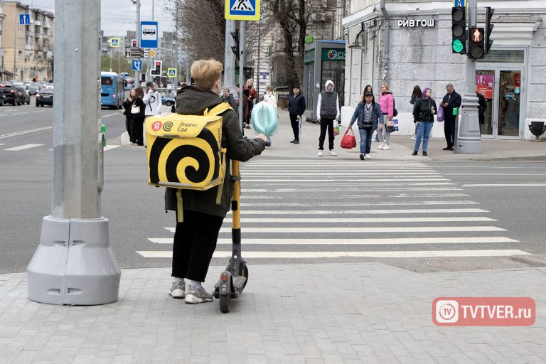 Курьерам-мусульманам запретили доставлять не халяльные продукты и товары