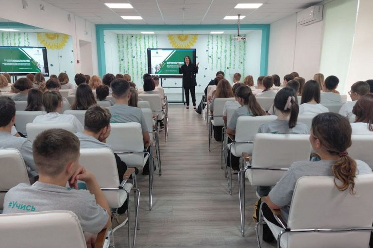 Тверские школьники участвуют в профильной смене «Коды Курчатова»