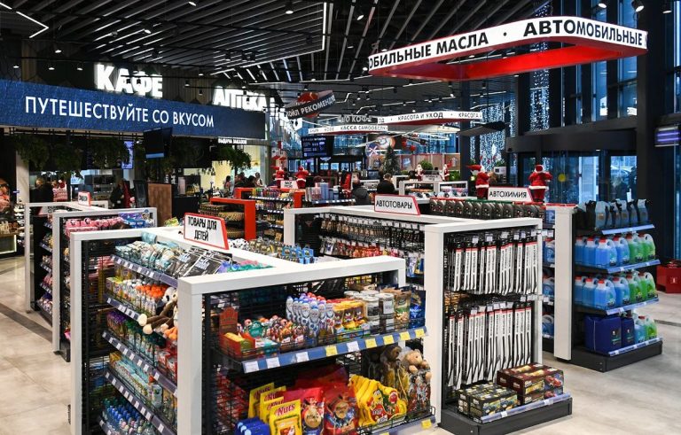 На трассе М-11 открылась многофункциональная зона душевыми и поильным краном для собак