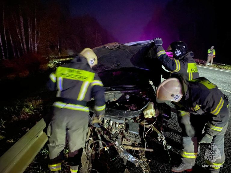 В аварии на трассе в Тверской области 1 человек погиб, 1 пострадал, водитель - не установлен