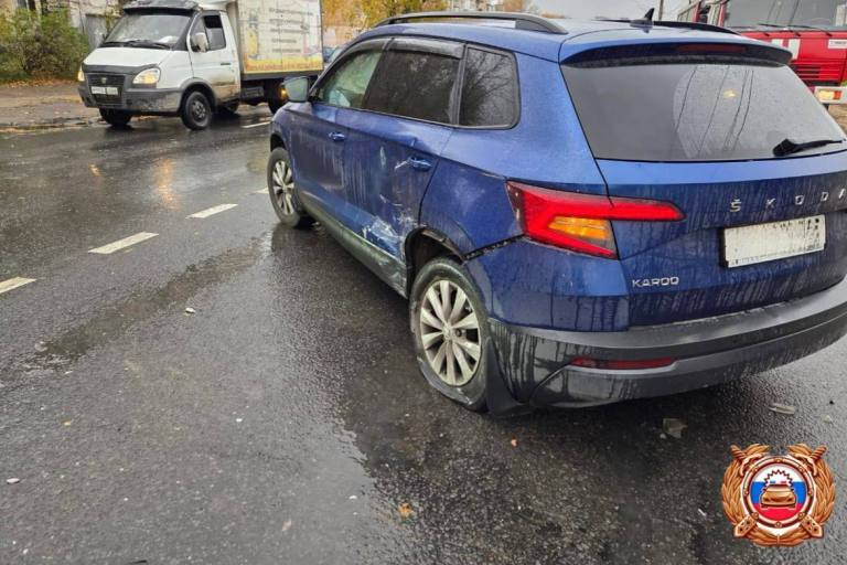 Трое детей пострадали в столкновении автомобилей в Твери