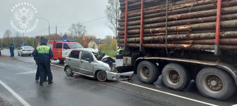 2 человека погибли при ДТП на трассе М-9 в Тверской области