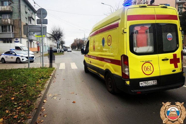 На пешеходном переходе в Твери сбили 7-летнюю девочку