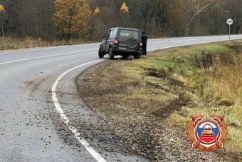 Автомобиль опрокинулся на трассе "Золотое кольцо" в Тверской области