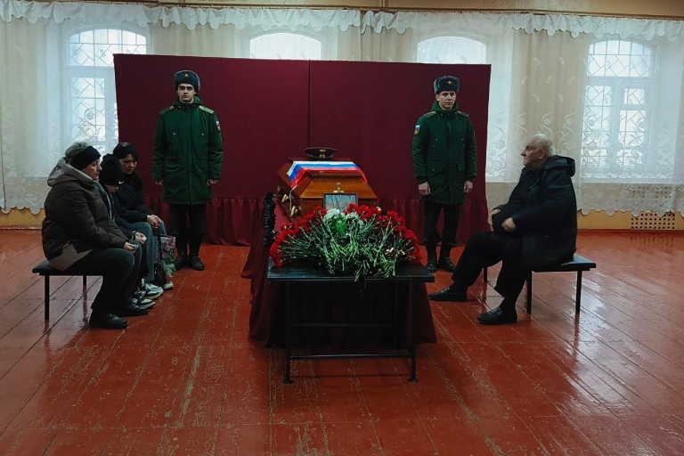 Жители Тверской области простились с молодым бойцом, погибшим на СВО