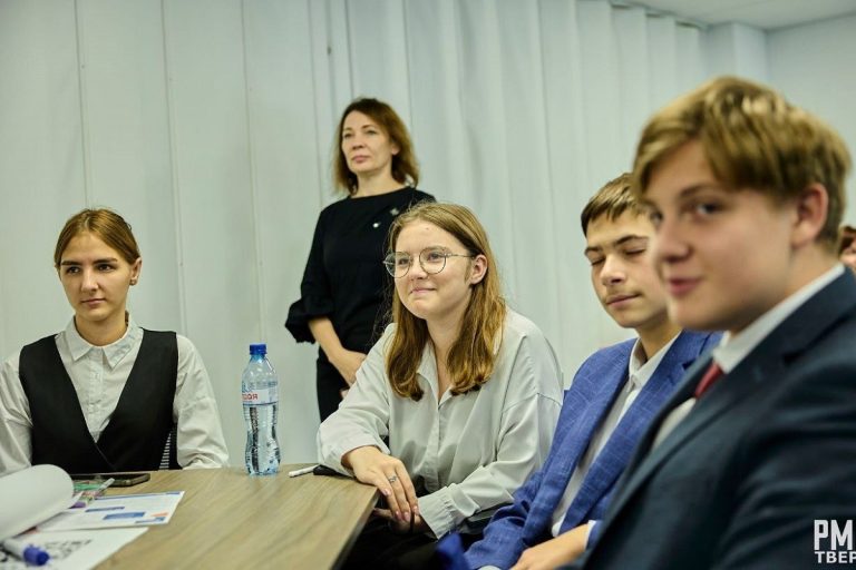 В Твери наградили победителей конкурса проектов Программы поддержки школьных инициатив