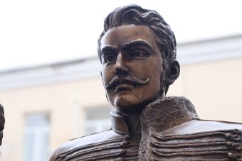 Памятник поручику Ржевскому установлен в Тверской области